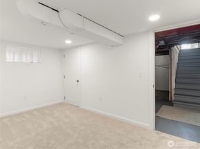 8333 17th Avenue NW, Seattle WA 98117