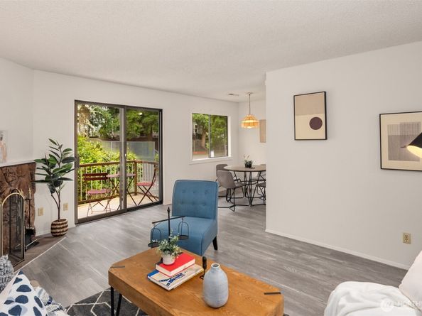 14132 74th Place NE 16D, Kirkland WA 98034