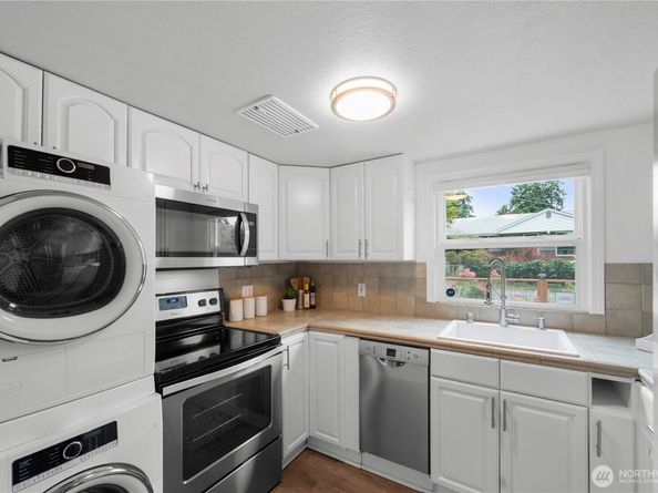 18328 15th Place NE, Shoreline WA 98155