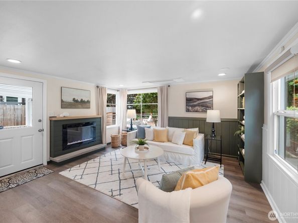 18328 15th Place NE, Shoreline WA 98155