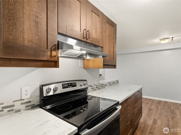 1100 Ave NE Harrington Avenue NE 211, Renton WA 98056