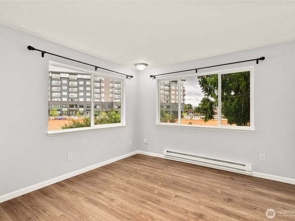 1100 Ave NE Harrington Avenue NE 211, Renton WA 98056