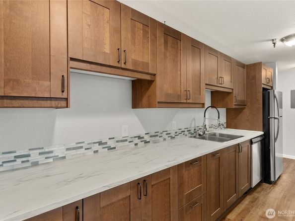 1100 Ave NE Harrington Avenue NE 211, Renton WA 98056