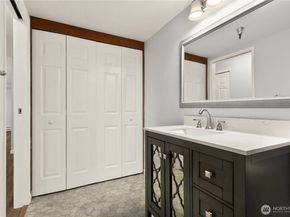 1100 Ave NE Harrington Avenue NE 211, Renton WA 98056