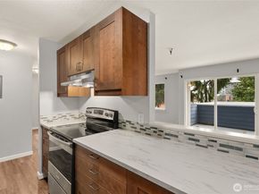 1100 Ave NE Harrington Avenue NE 211, Renton WA 98056