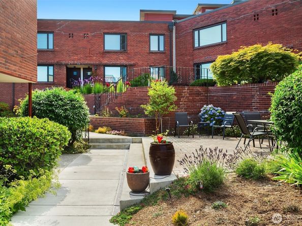 228 Aloha Street 403, Seattle WA 98109