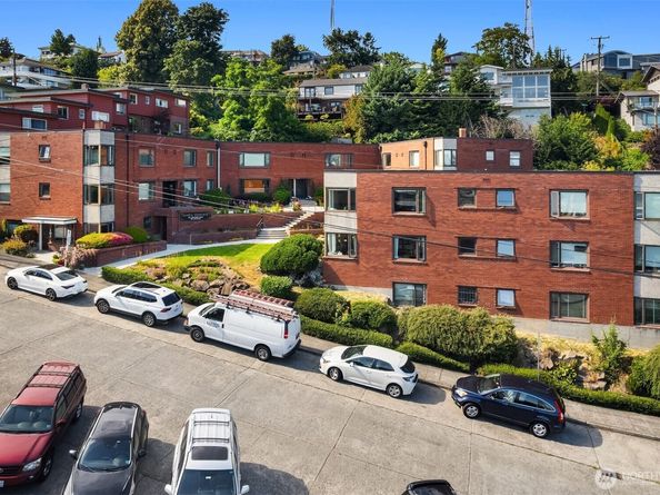 228 Aloha Street 403, Seattle WA 98109