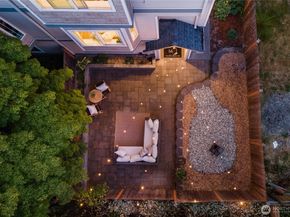 9239 Ashworth Avenue N B, Seattle WA 98103