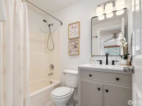9239 Ashworth Avenue N B, Seattle WA 98103