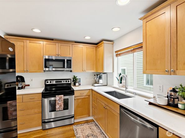 9239 Ashworth Avenue N B, Seattle WA 98103