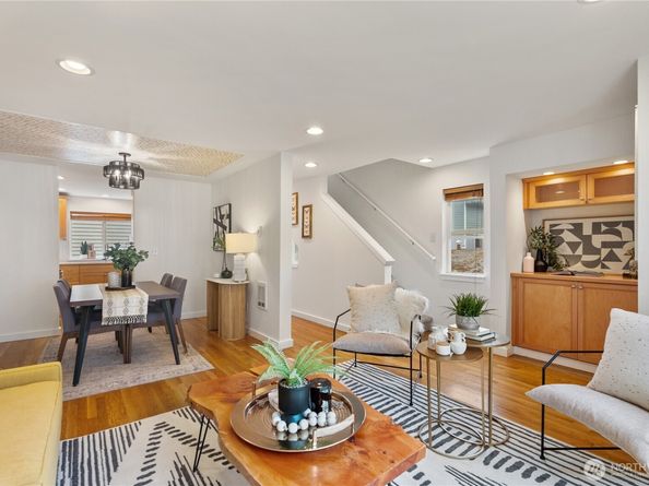9239 Ashworth Avenue N B, Seattle WA 98103