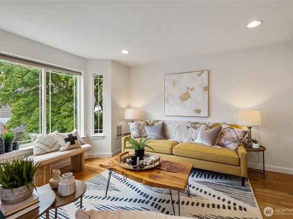 9239 Ashworth Avenue N B, Seattle WA 98103
