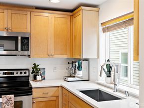 9239 Ashworth Avenue N B, Seattle WA 98103