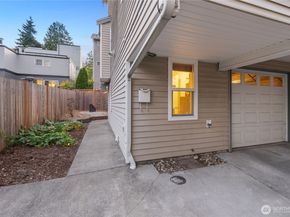 9239 Ashworth Avenue N B, Seattle WA 98103
