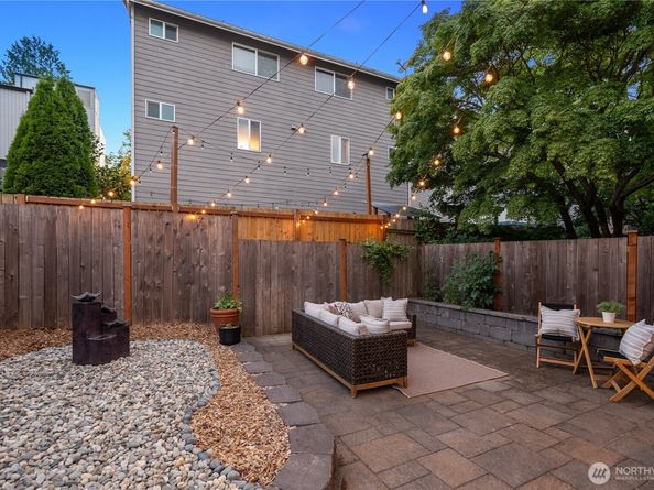 9239 Ashworth Avenue N B, Seattle WA 98103