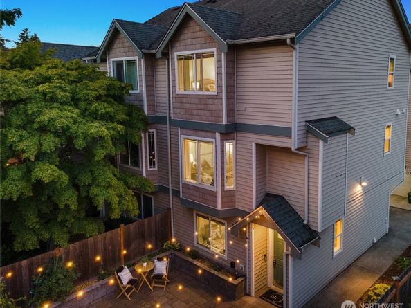 9239 Ashworth Avenue N B, Seattle WA 98103