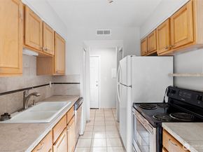 14510 124TH Avenue NE H79, Kirkland WA 98034