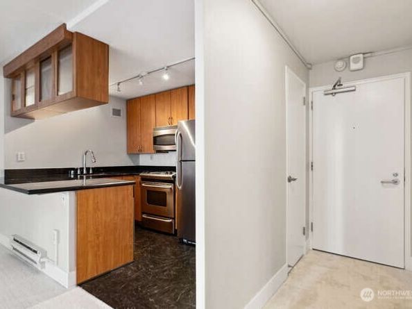 1105 Spring Street 701, Seattle WA 98104
