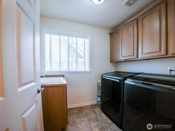 36010 11th Avenue SW, Federal Way WA 98023