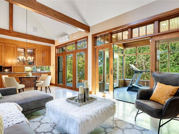 8281 W Mercer Way, Mercer Island WA 98040