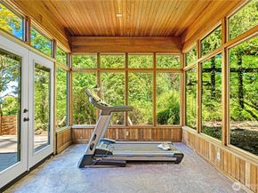 8281 W Mercer Way, Mercer Island WA 98040
