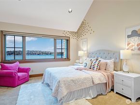 8281 W Mercer Way, Mercer Island WA 98040