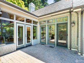 8281 W Mercer Way, Mercer Island WA 98040