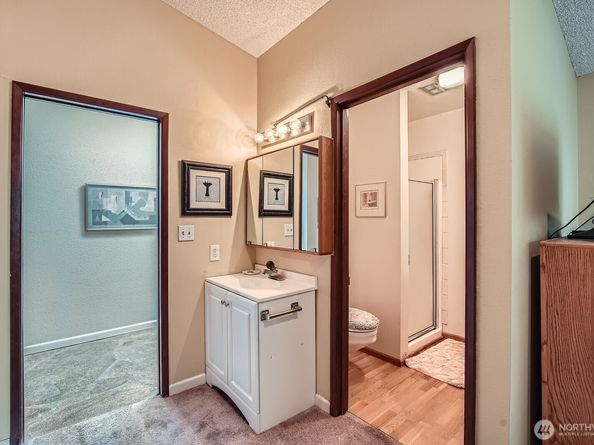 8634 NE 169th Street, Kenmore WA 98028