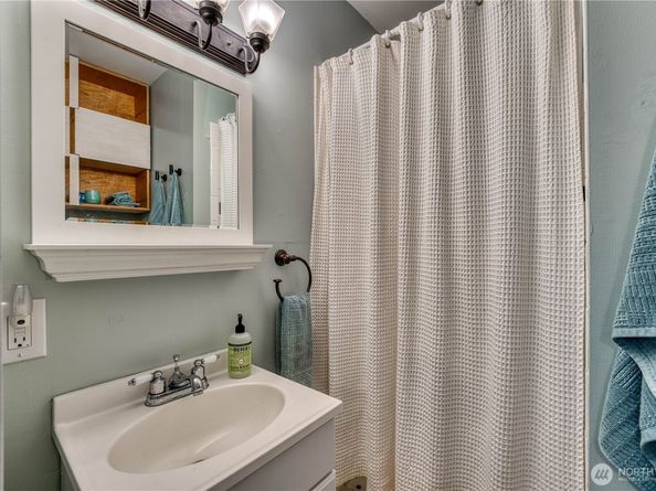 1948 Rainier Avenue, Bremerton WA 98312