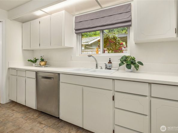 17611 6th Avenue NW, Shoreline WA 98177