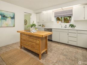 17611 6th Avenue NW, Shoreline WA 98177