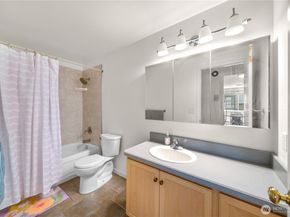 11556 Greenwood Avenue N 105, Seattle WA 98133