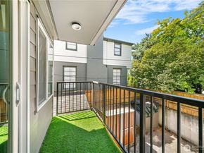 11556 Greenwood Avenue N 105, Seattle WA 98133