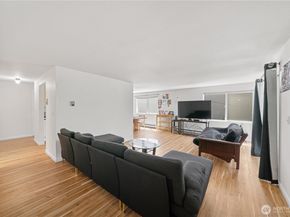 11556 Greenwood Avenue N 105, Seattle WA 98133