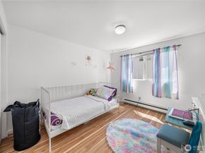 11556 Greenwood Avenue N 105, Seattle WA 98133