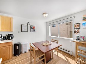 11556 Greenwood Avenue N 105, Seattle WA 98133