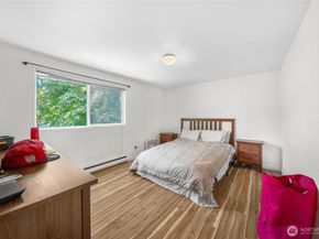 11556 Greenwood Avenue N 105, Seattle WA 98133