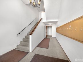 11556 Greenwood Avenue N 105, Seattle WA 98133