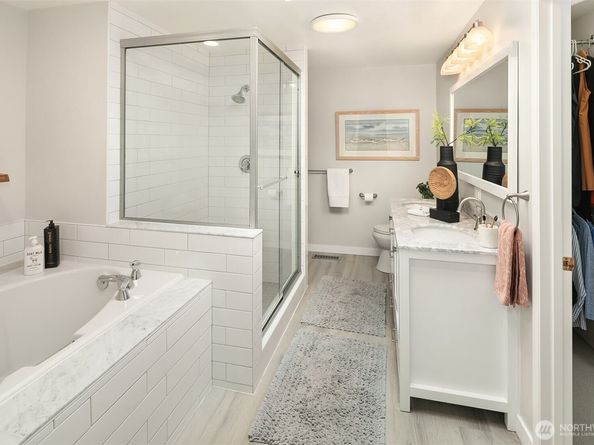 13633 SE 1st Street, Bellevue WA 98005