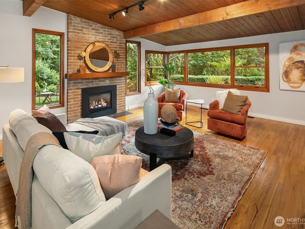 13633 SE 1st Street, Bellevue WA 98005