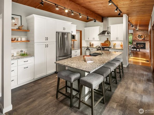 13633 SE 1st Street, Bellevue WA 98005