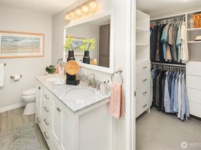 13633 SE 1st Street, Bellevue WA 98005