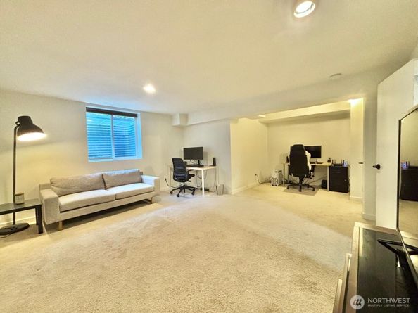 6719 35th Place S, Seattle WA 98118