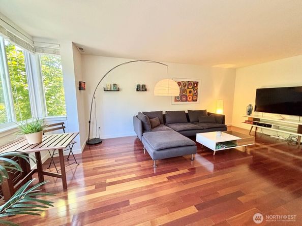 6719 35th Place S, Seattle WA 98118