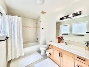 6719 35th Place S, Seattle WA 98118