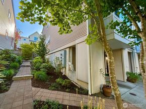 6719 35th Place S, Seattle WA 98118
