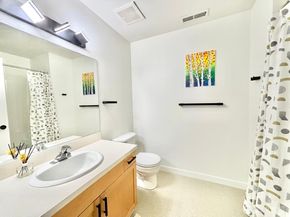 6719 35th Place S, Seattle WA 98118