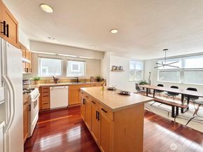 6719 35th Place S, Seattle WA 98118