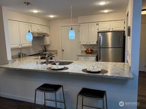 1555 Union Avenue NE 56, Renton WA 98059