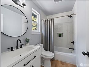 4812 33rd Avenue NE, Seattle WA 98105